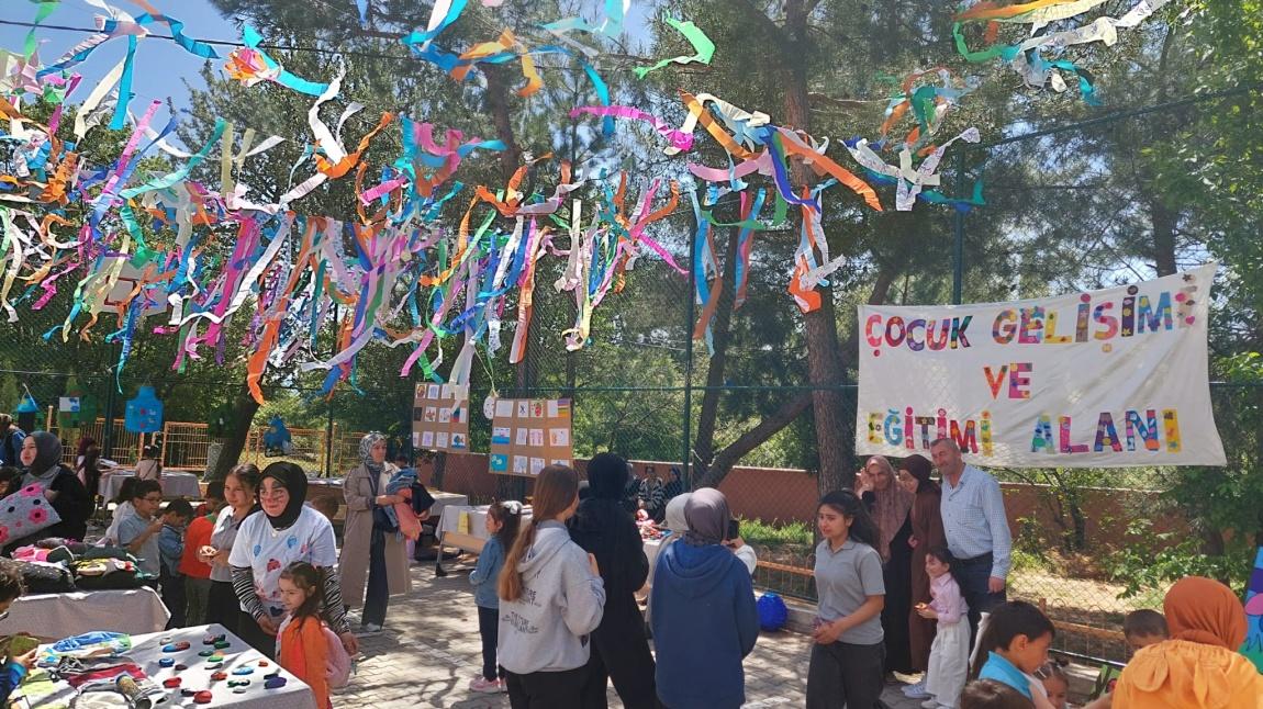 Çocuk Gelişimi Öğrencilerinden Renkli Yıl Sonu Etkinliği